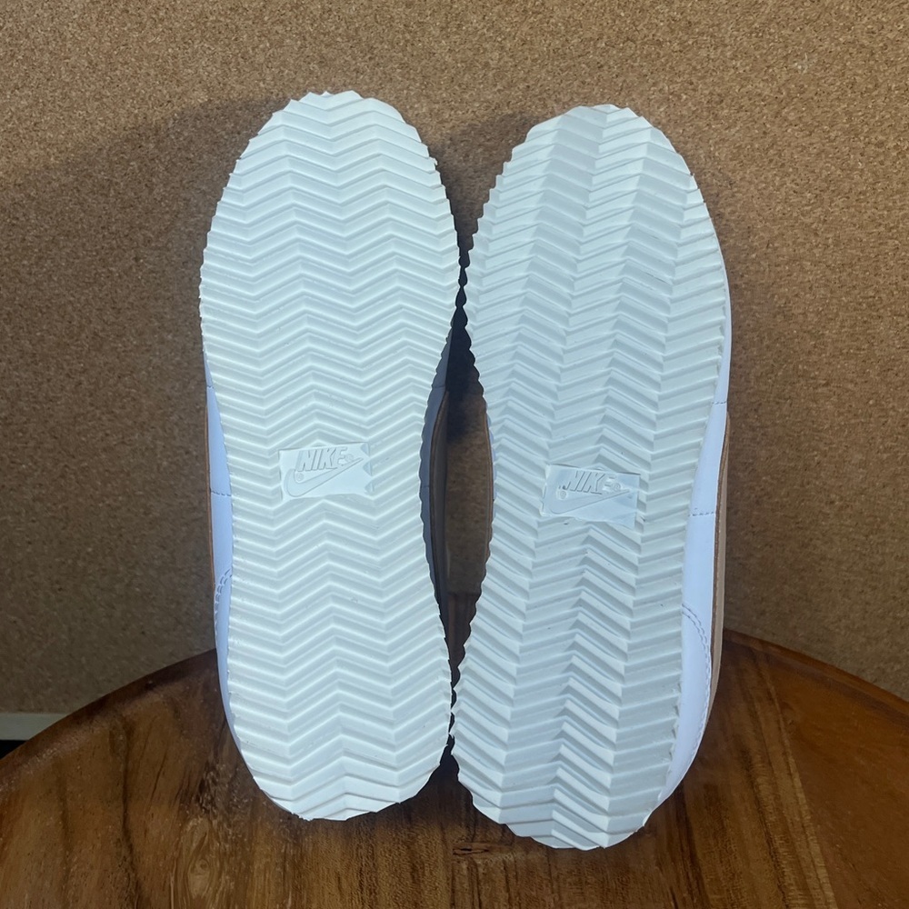 Nike cortez gs 
Brand new
Womens
NWOT - Picture 7 of 9